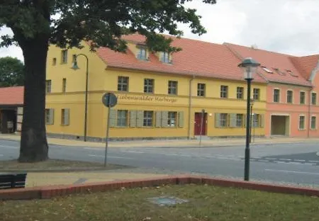 Liebenwalder Herberge, Touristinformation Und Hofcafe *